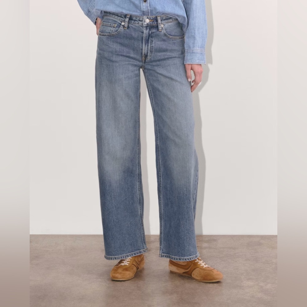 Everlane The Mid-Way Wide Leg Jeans in Vintage Blue Size 30R.